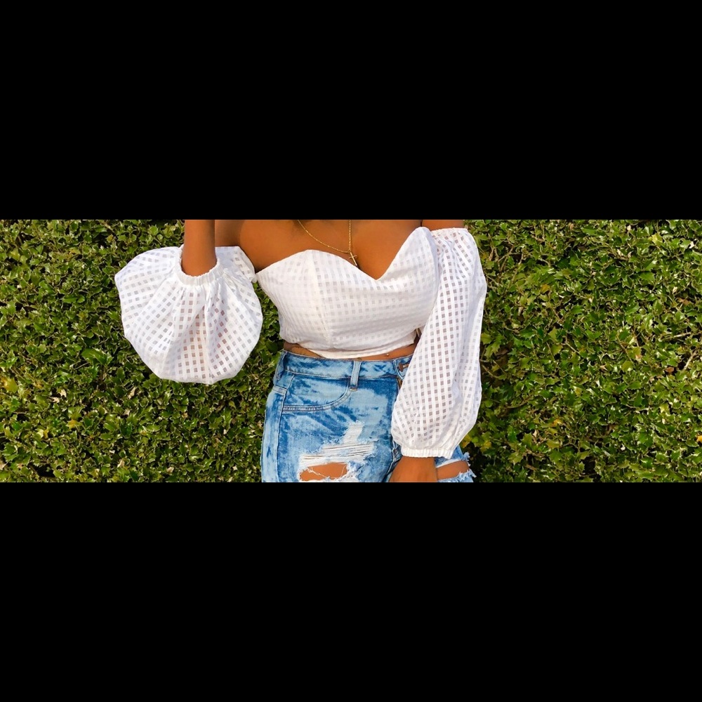 White off the shoulder crop too